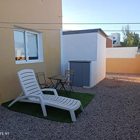 Ele House Apartament *